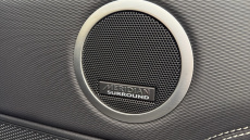 Land Rover Discovery 3.0 D300 R-Dynamic HSE 5dr Auto Diesel Station Wagon